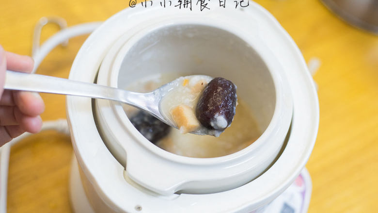 辅食6M+&8M+ 山药红枣米糊,5、 三个小时就熬好啦