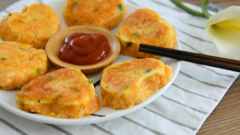 迷你土豆饼—又香又糯的小点心,加个餐很不错哦,好吃好看还管饱的土豆饼。