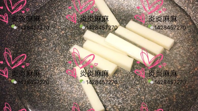猪肉排 12m+ 宝宝辅食
,<a style='color:red;display:inline-block;' href='/shicai/ 23'>土豆</a>切小手指粗细条;下水煮到8分熟。