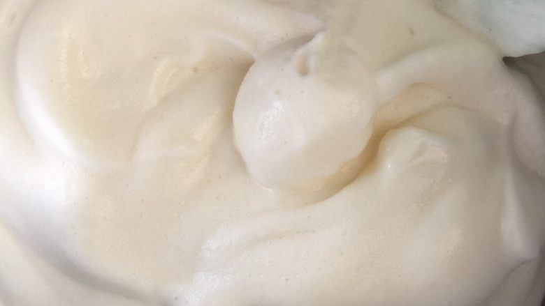 百香果溶豆,切半均匀即可