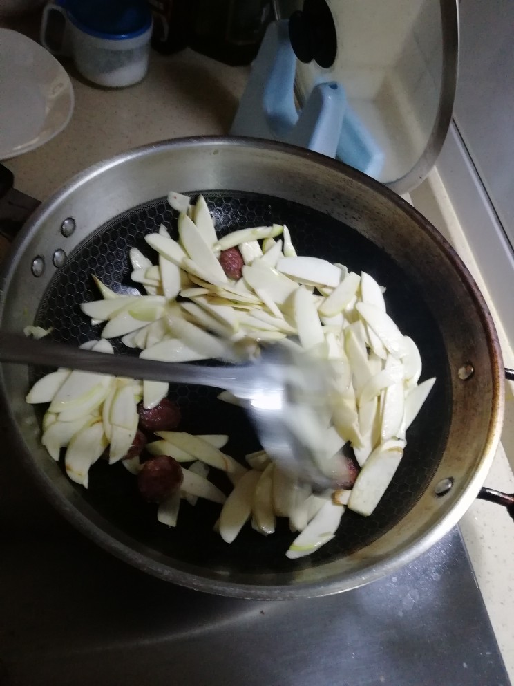 香肠茭白,放盐