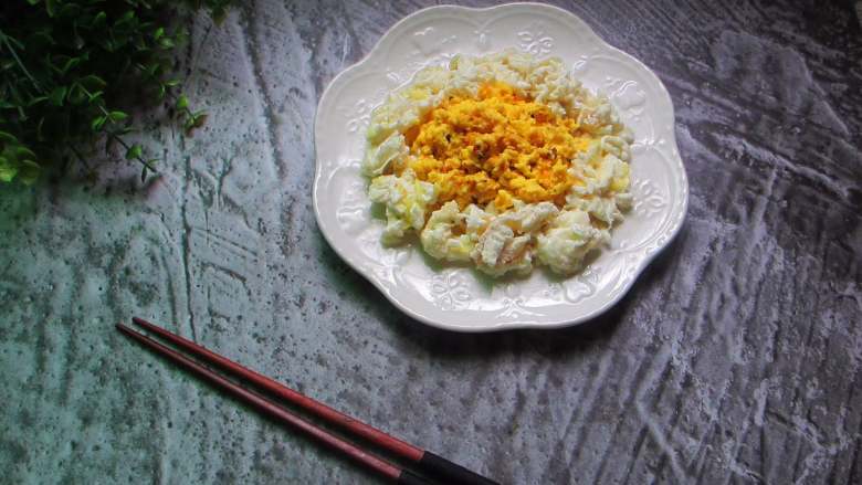 快手版赛螃蟹,有人说为了味道更加接近螃蟹,就要加入鱼肉, 那么,我做的应该是个快手版。没有鱼肉也一样好吃