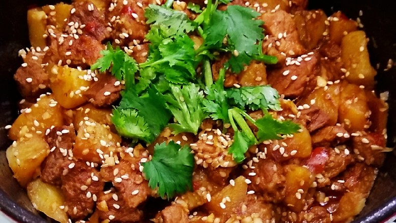 红烧肉炖土豆,成品图,是不是很有食欲