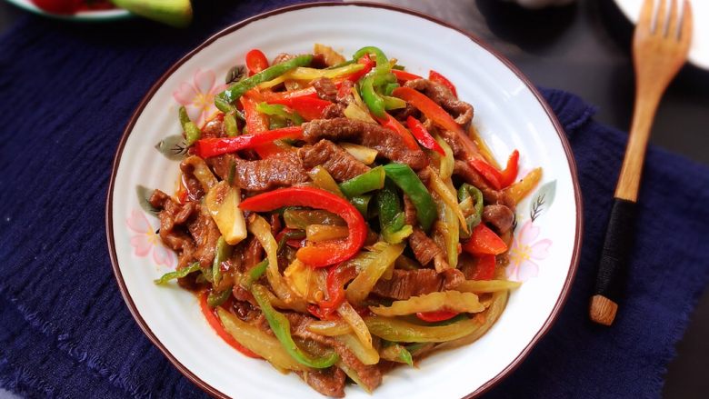 三色牛肉丝,色彩丰富!