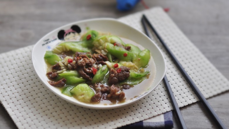 丝瓜烩牛肉,盛出,上饭~