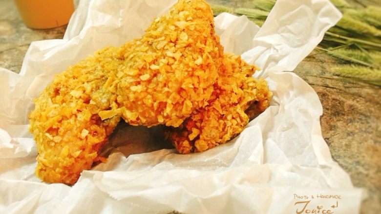 薯片脆皮鸡 无油制作也酥脆,你…想吃吗?
想吃!那就动动手吧…