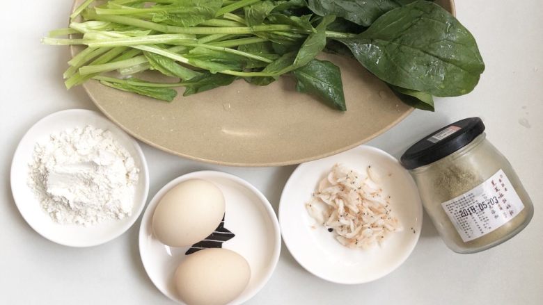 虾皮菠菜鸡蛋饼,准备食材如上图