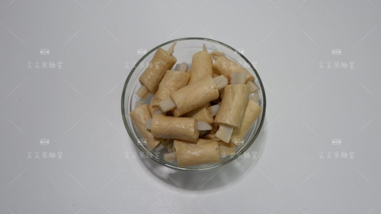 茄汁素排骨,依次做好放入容器备用