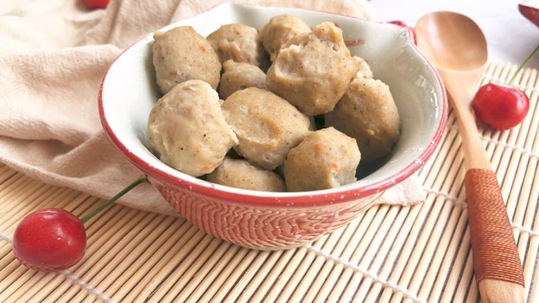 香菇虾丸,做多的话可以放入冷冻保存,要吃的时候拿出来加热