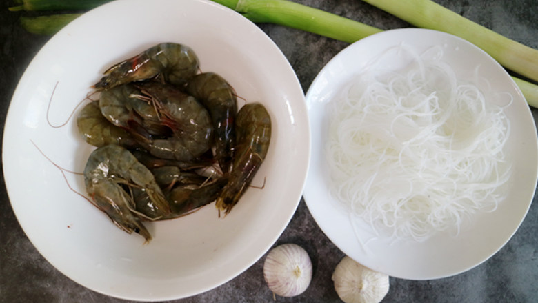 鲜美飘香的蒜蓉粉丝蒸虾,准备食材