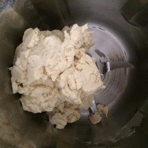 披萨披萨【GOURMETmaxx西式厨师机版】,2. 揉好就是这样子的,拿出来来滚圆,盖保鲜膜发酵至两倍大