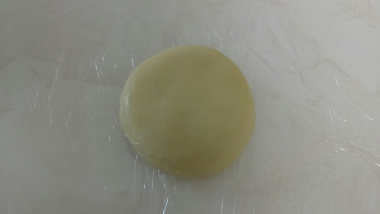 紫薯酥,再用手压扁。