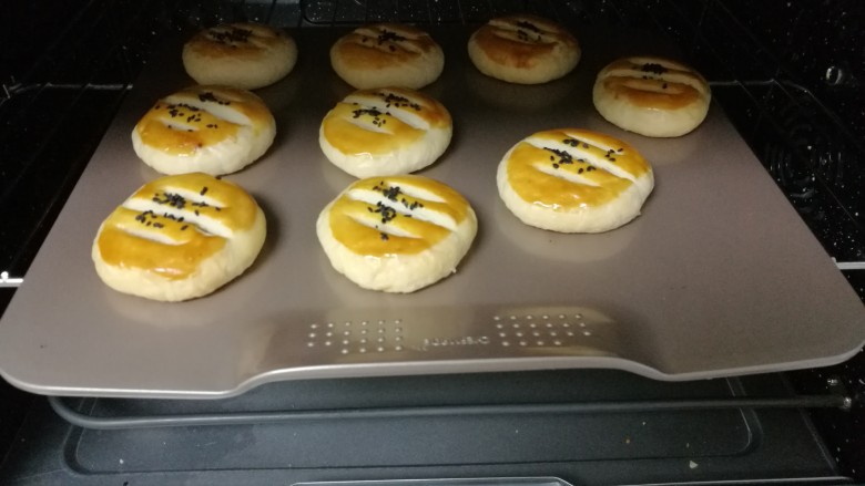 菠萝酥饼,出炉放凉，就可以吃了​​​