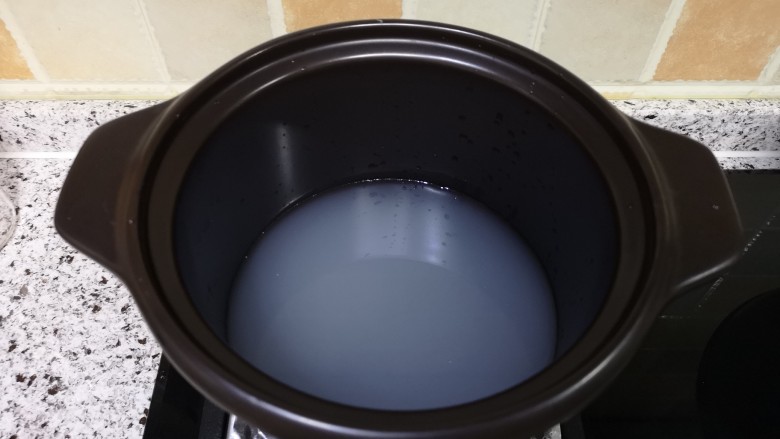 韩式大酱汤,放入淘米水(第三遍的洗米水)
