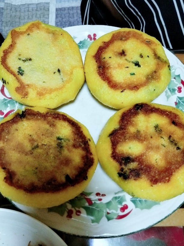馅饼子,出锅啦,超级的好吃!