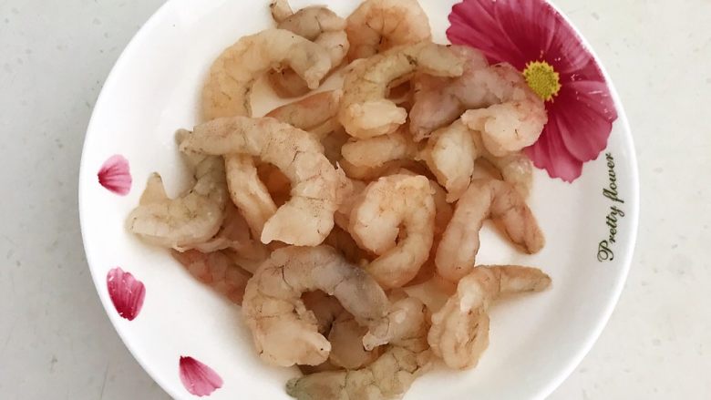 花样炒饭 什锦虾仁豆豉炒饭,<a style='color:red;display:inline-block;' href='/shicai/ 287'>虾仁</a>清洗干净