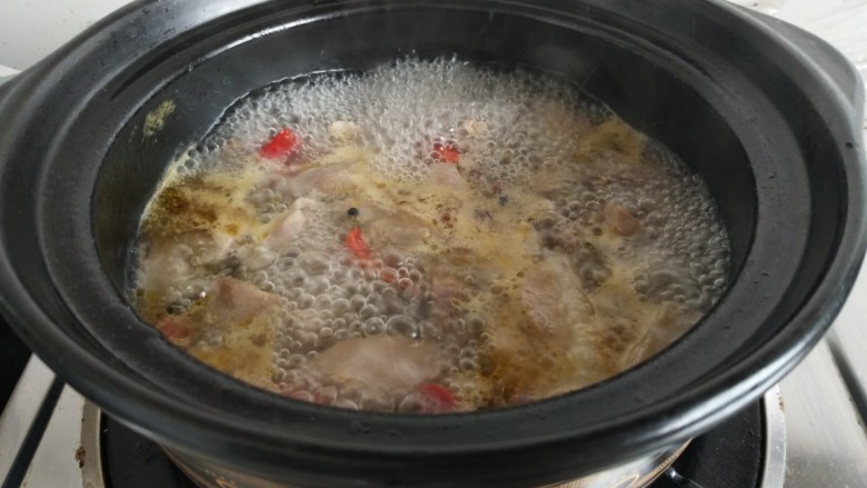豆腐皮炖羊肉,炖到羊肉软烂