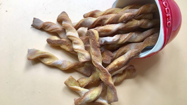 香蕉磨牙棒,香喷喷的磨牙棒宝宝很喜欢,两周就消灭光了。