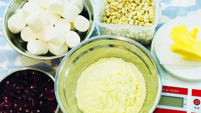 牛轧糖🍬🌹玫瑰花馅🌹,食材大合照。