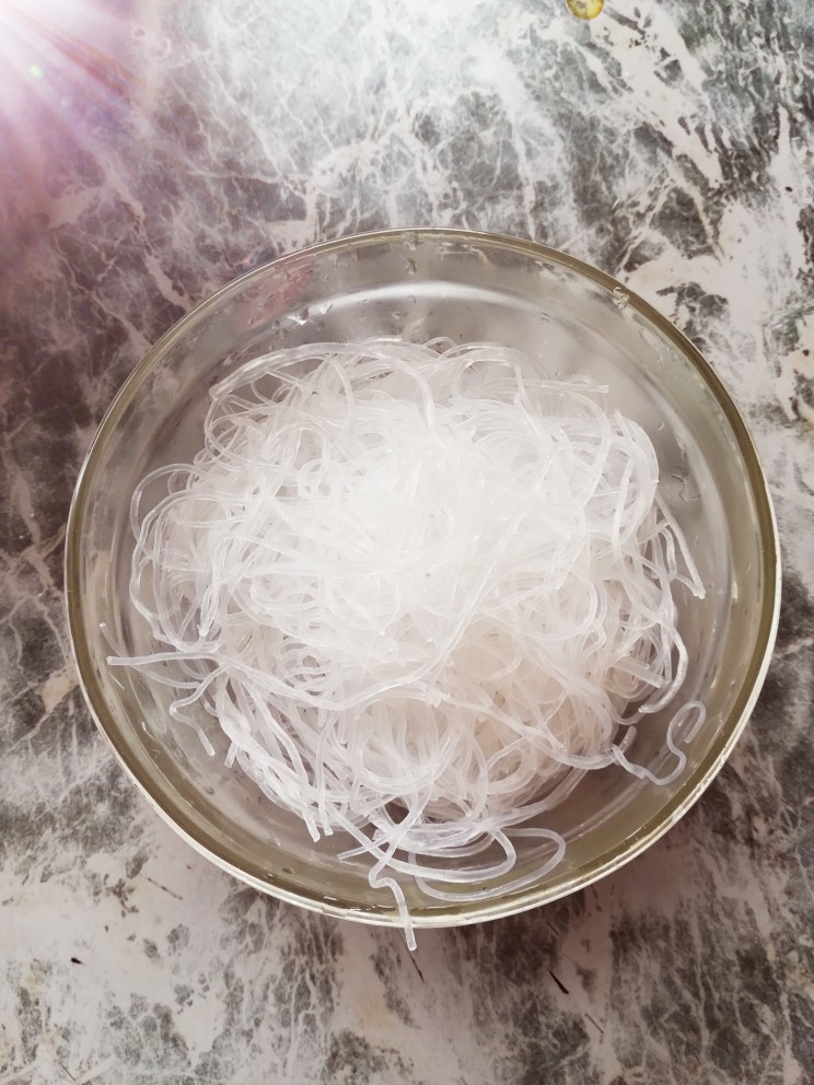 水煮肉片,泡好的<a style='color:red;display:inline-block;' href='/shicai/ 523'>粉丝</a>