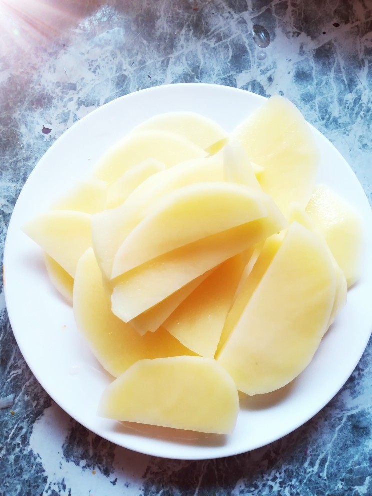 水煮肉片,洋芋切片