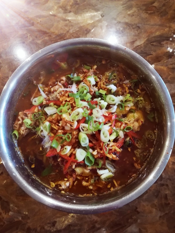 水煮肉片,最后放点葱