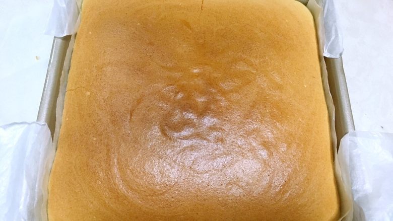 古早味蛋糕,水浴法,入烤箱150度烤60分钟