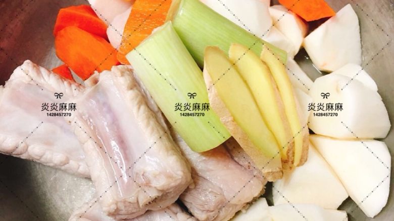 山药排骨汤 汤底7m+ ,所有食材一同下锅加适量水煮汤,排骨软烂即可。 