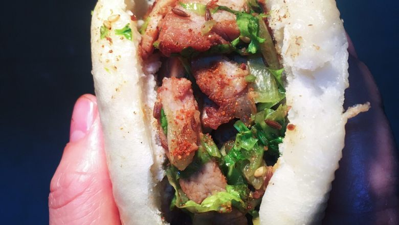 叉烧肉,用叉烧肉做的肉夹膜是不是很诱人😋😋😋