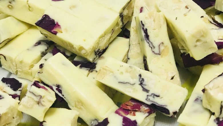 牛轧糖🍬🌹玫瑰花馅🌹,成品很美！