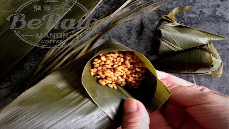 独家秘制——咖啡粽子,用咖啡米包粽子;