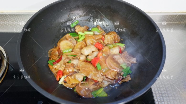 干锅水萝卜,翻炒均匀即可