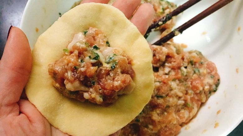 香葱鲜肉小包子 食肉大兽的大满足,加入肉馅,