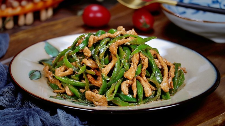 <span style="color:red">辣椒</span><span style="color:red">炒</span>肉丝