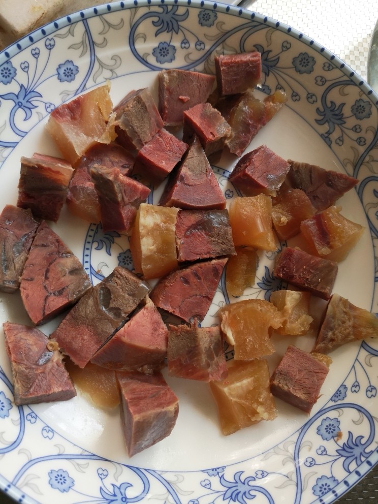 土豆焖牛肉,<a style='color:red;display:inline-block;' href='/shicai/ 216'>牛肉</a>切块