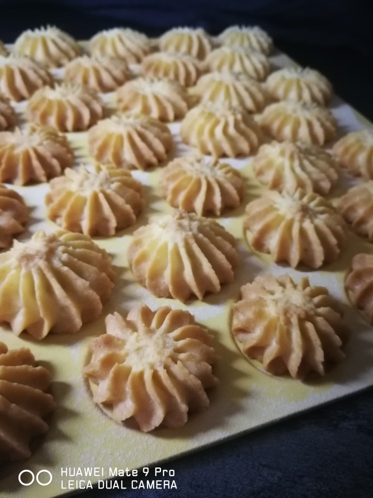 酥掉牙的曲奇饼,出炉了,成品是不是很漂亮?