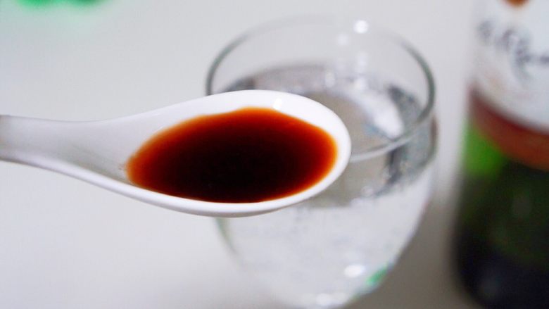 红酒雪碧,别急,慢慢倒