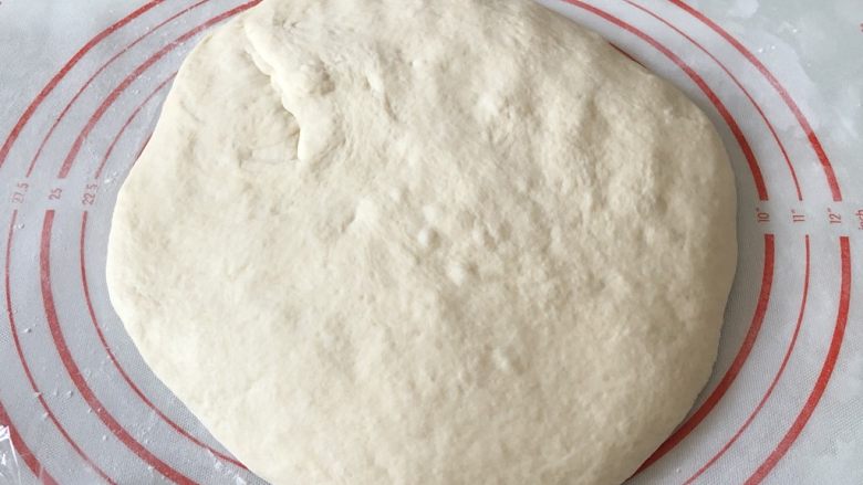 懒猫无糖吐司,发酵好的面团,轻轻拍打排气