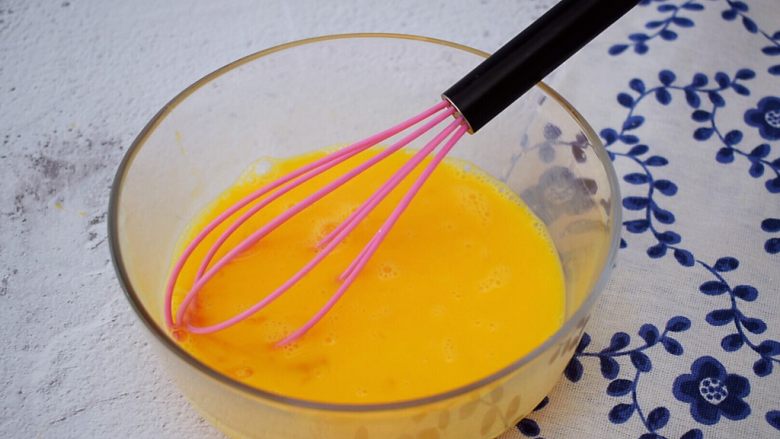 厚蛋烧,搅拌均匀