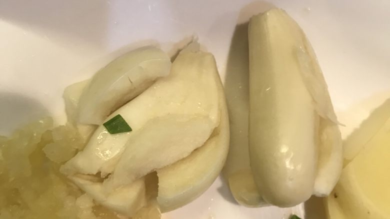 冬瓜炒瘦肉,蒜子拍扁
