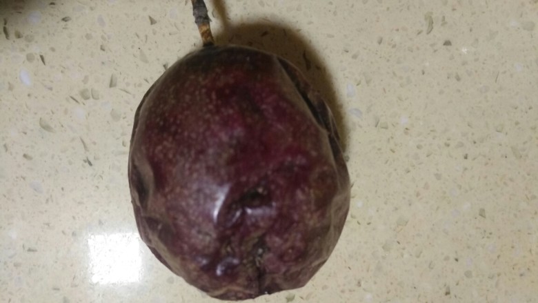 百香果青柠茶,<a style='color:red;display:inline-block;' href='/shicai/ 2068'>百香果</a>