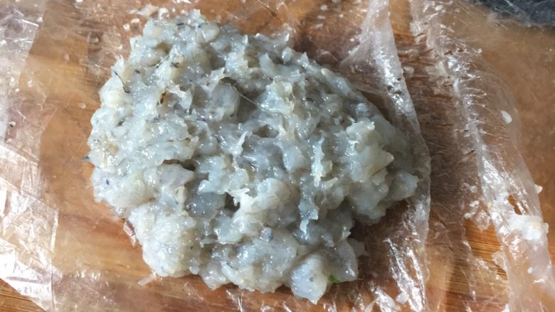 宝宝虾滑,切成泥