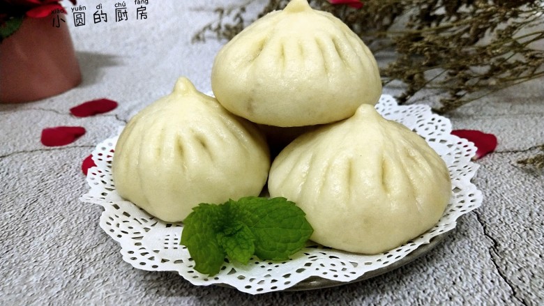 鲜嫩多汁~大葱肉包