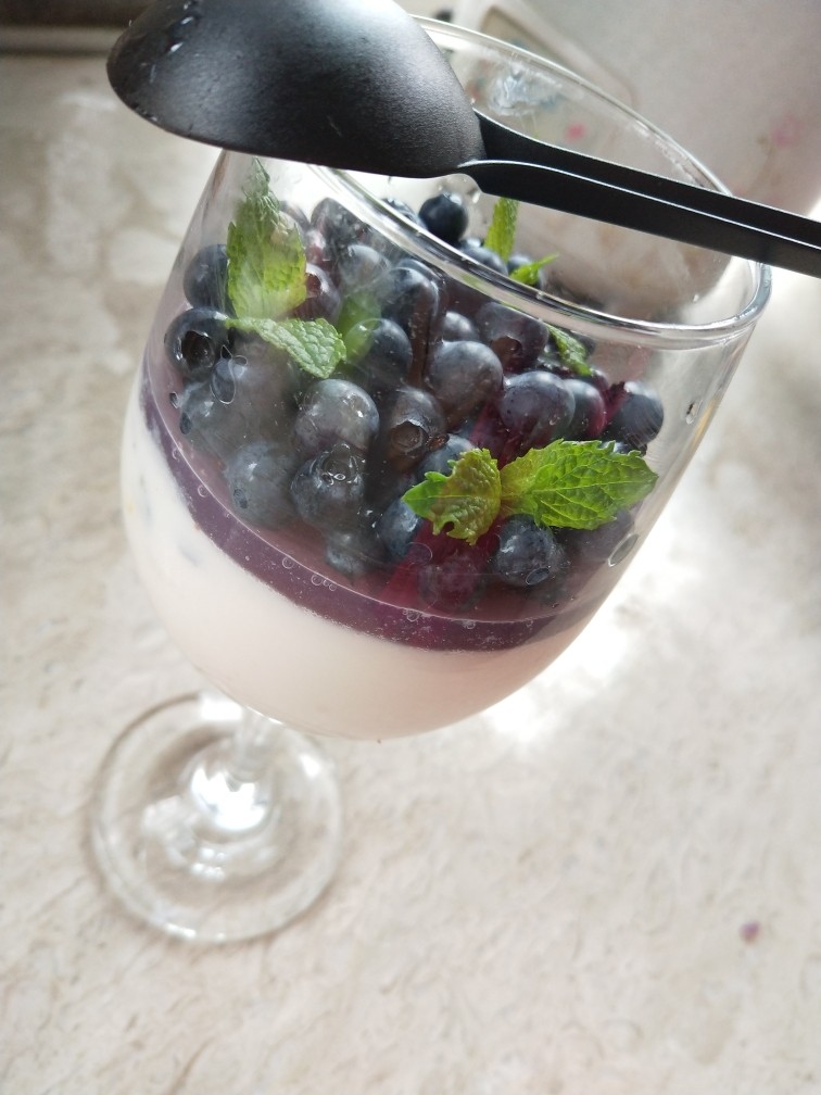 蓝莓酸奶,棒棒哒