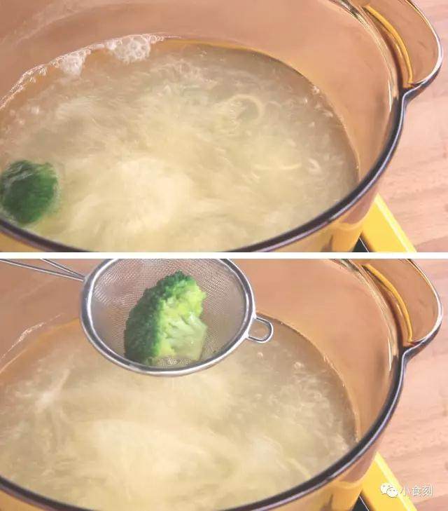 酱油拌面,放入准备的小块西兰花煮1分钟左右捞出