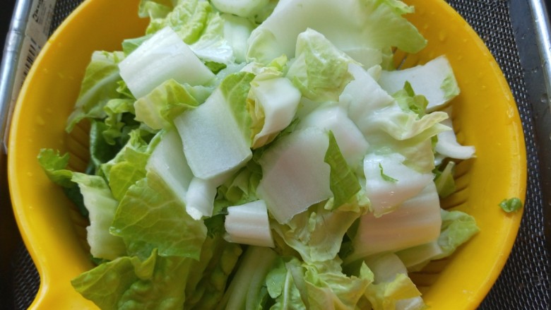 砂锅白肉豆腐奶白菜,奶白菜切好了备用?