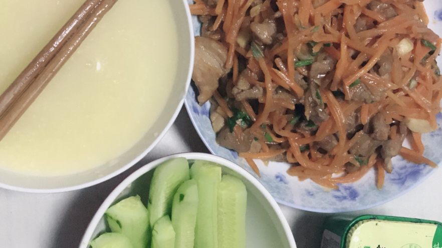 胡萝卜炒里脊