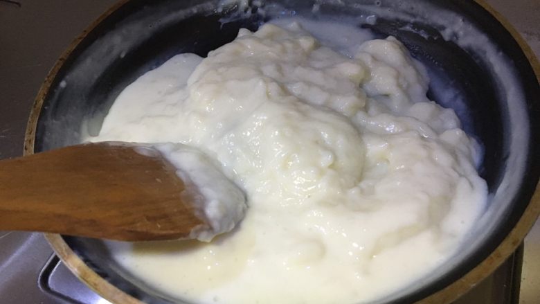 脆皮炸鲜奶~超好吃,不断搅拌