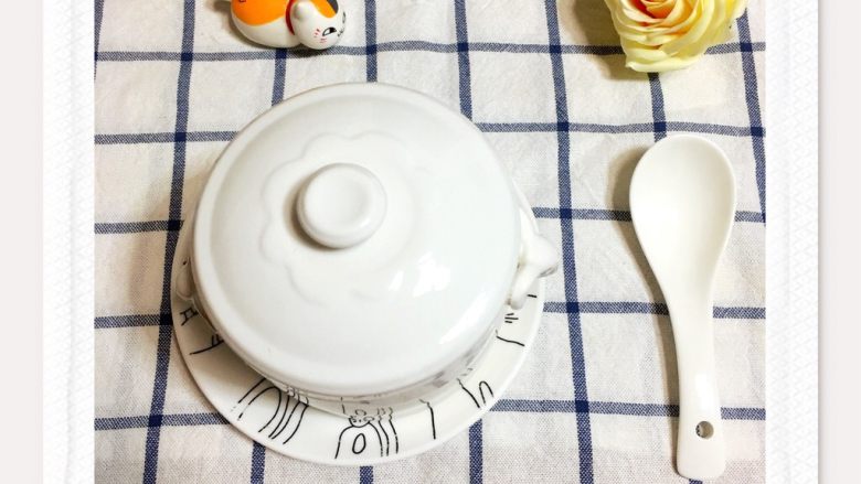 冰糖枸杞子炖燕窝,准备一个隔水炖蛊