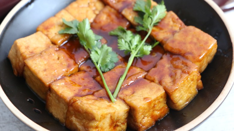 照烧豆腐,酱汁浓郁,非常入味。